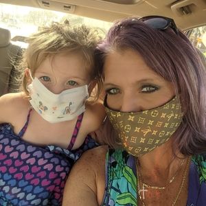 Meet your Posher, Tika